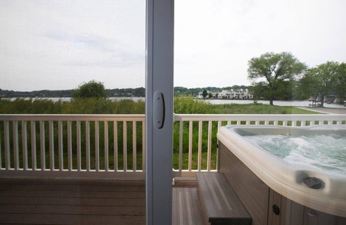 Douglas Villa | Swing Bridge #10 - Four Bedroom Villa, Sleeps 10