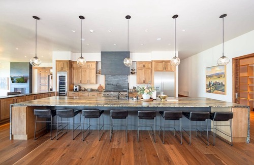 Woods Bay House | The Driftwood Lakefront Estate