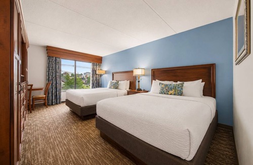 Pigeon Forge Hotel | The Inn On The River