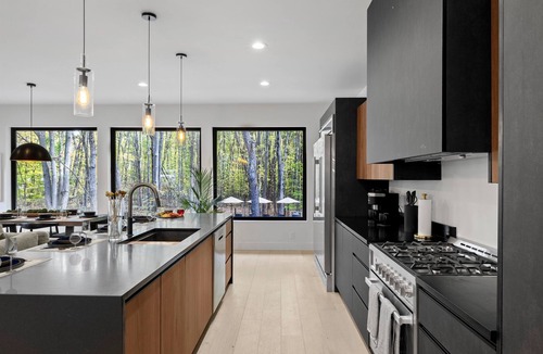 Union Pier House | The Whispering Hollow – Private Pool, Hot Tub & Forest Escape Near Beach