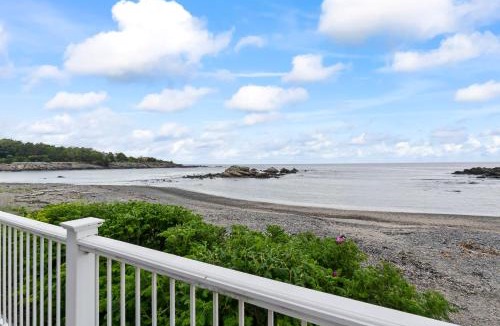 Ogunquit Apartment | Tide's Edge Oceanfront Condo