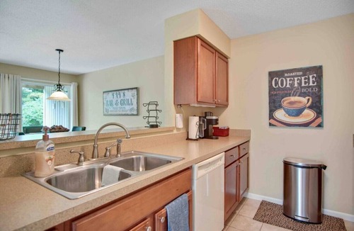 Acme Apartment | Traverse city condo/golfing/beaches/wineries/hiking