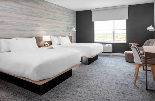 Clearwater Hotel | Vacation is Calling! Free Breakfast, Free Parking, Pet-friendly Property, Pool