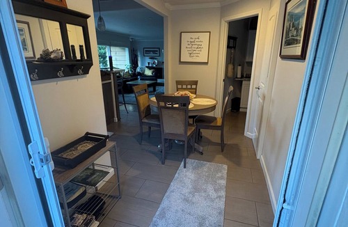 Mukilteo House | Walk to Beaches, Parks & Dining. 2BR Getaway with Fitness Room, AC, No Pets