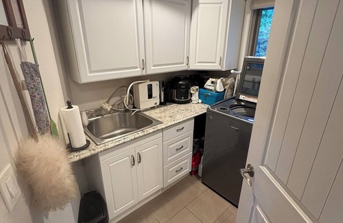 Mukilteo House | Walk to Beaches, Parks & Dining. 2BR Getaway with Fitness Room, AC, No Pets