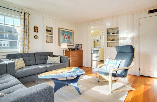 Monument Beach Cottage | Walk to Monument Beach: Cape Cod Cottage w/Grill