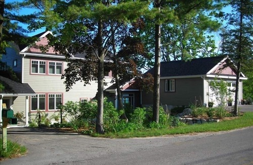 Suttons Bay House | Waterfront 4 bed/4 bath in the heart of wine country.