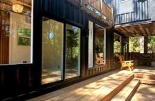 Waller House | Waterfront Container House