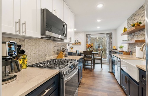 Roswell House | Wild Sunflower Retreat