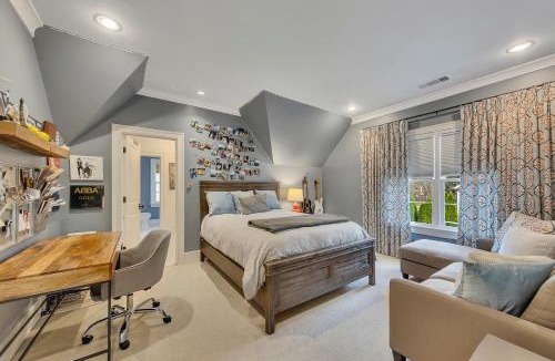 Chastain Park House | World Cup estate w pool & fire pit