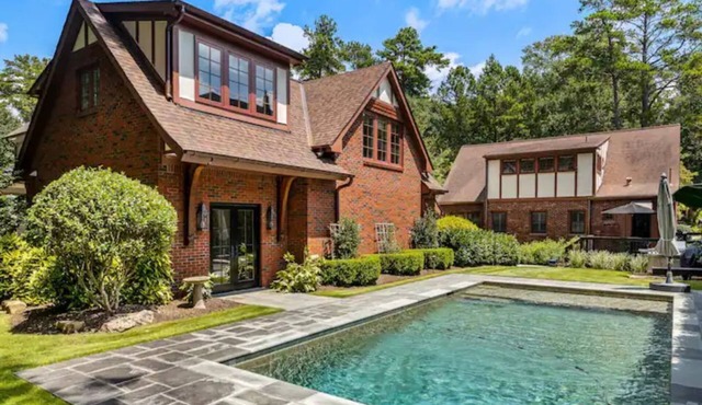 ᴥ Luxury Houses Free Parking! Pool! Pet Friendly ᴥ