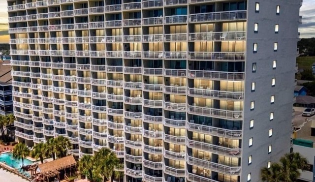 0401 Waters Edge Resort 3 Bedroom Condo by RedAwning