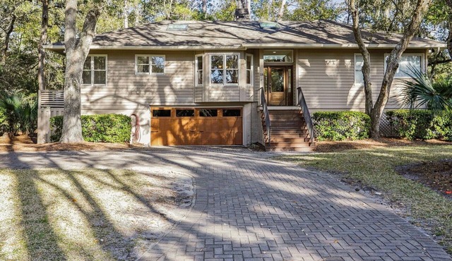 18 Wagon Rd ~ Short Bike Ride to the RBC Heritage Golf Tournament
