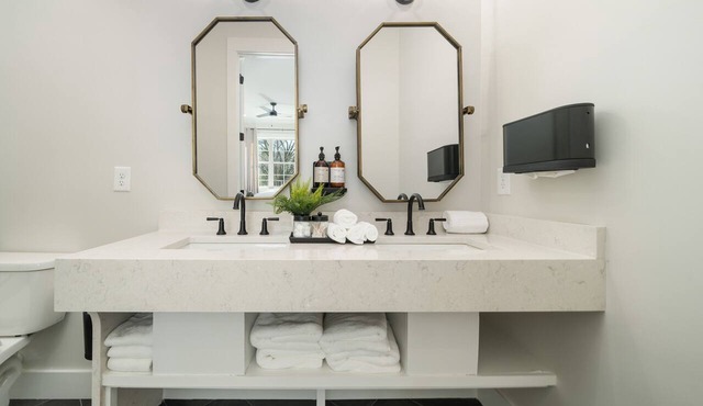 2 Bedroom Suite + Loft, Second Floor