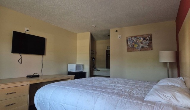 2 Clean Units Designed for Comfort Near Historical Spots + Attractions
