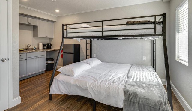 2 Mi to Chassahowitzka River! Cozy Resort Studio