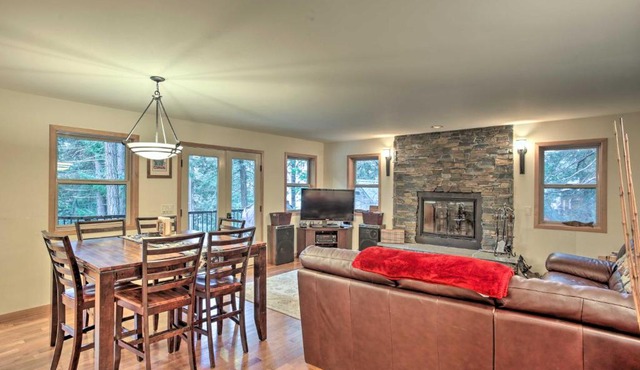 2000-Square-Foot Home Across from Lake Wenatchee!