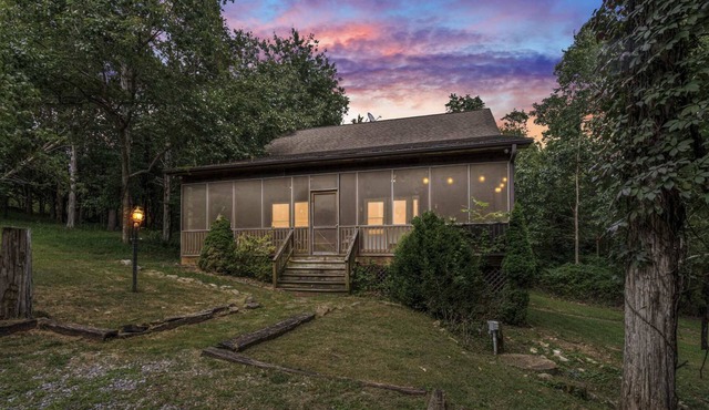 2BR home w/BBQ grill & backyard