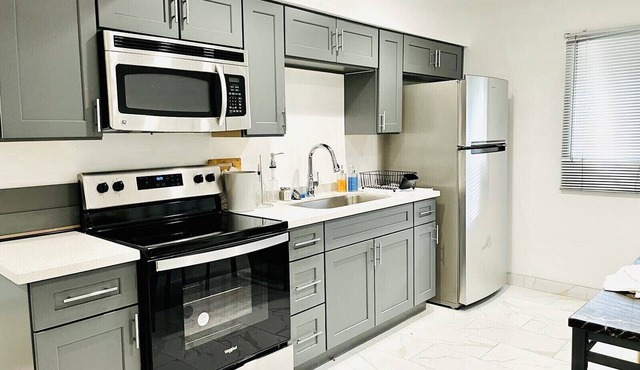 2BRCondo,LasVegas,WalkToStrip,LVCC,STRIP,Book,sale,WiFi,pool,summer