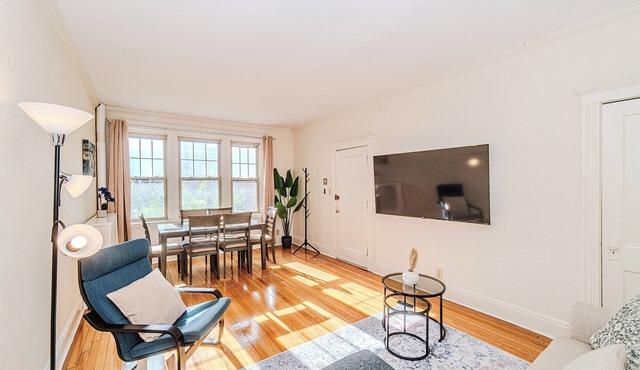 2min->Coolidge&GreenT/King Bed/Full Kitchen/Arcade