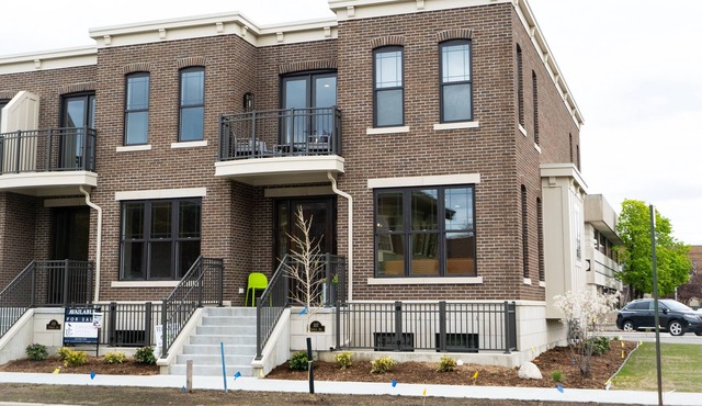 307 Franklin Row
