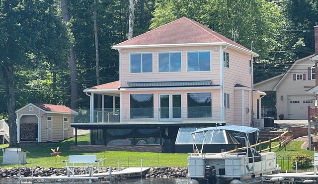 3br Lakefront Oasis in Shutesbury with central air and 180-deg views!