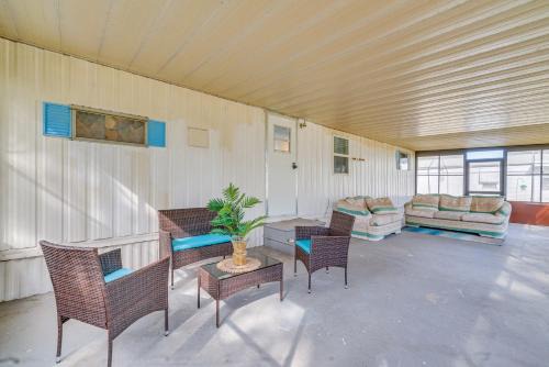 5 Mi to Golf: Charming Hernando Home w/Deck