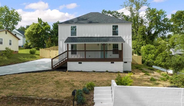 5BR 4B Huge Space with 2 Level Game Barn