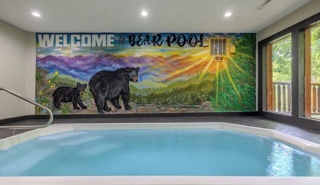 84° Private Indoor Heated POOL, Arcade, Views, Sauna, Hot Tub, 300MB WIFI