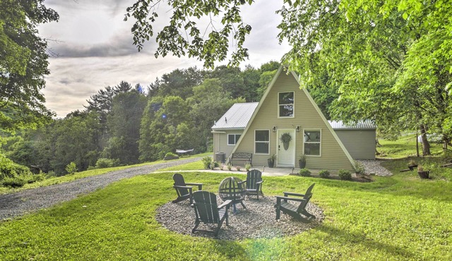 A-Frame Cabin w/Hot Tub: 5 Mi to Waterford!