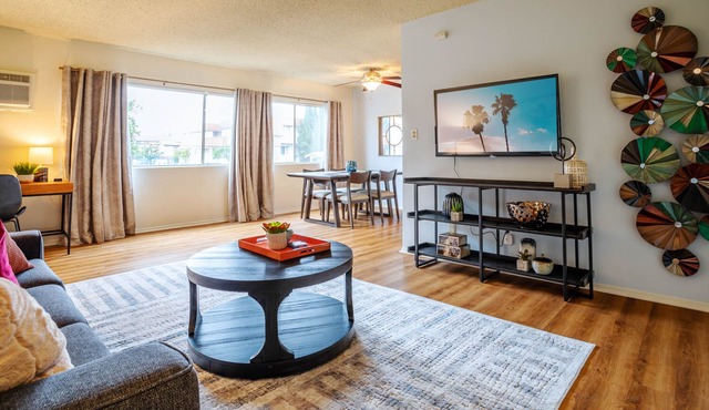 ☝Auburn Breeze · WIFI · CAL King Bed · Parking Included☝