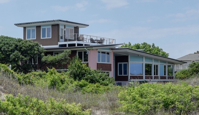 Award Winning Ocean Front Architectural Gem [Home Share per VA Beach Zoning]