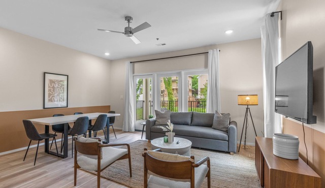 Backyard Zen/NEW 2 bed 2 bath O4W