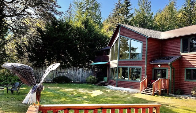 Barrel sauna, two plug-play hot tubs ,pool table Mt View private trail to river