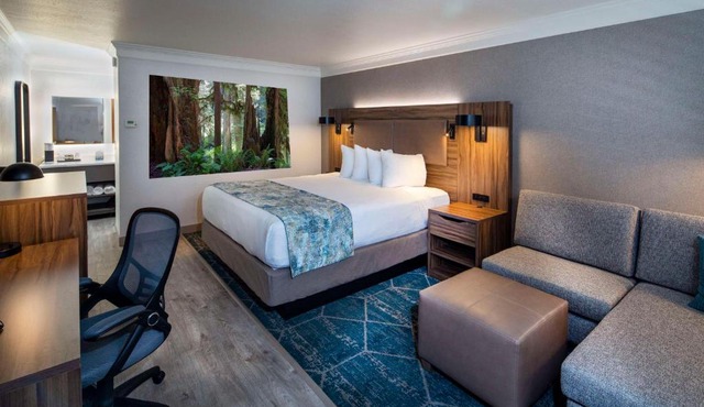 Best Western Plus Humboldt Bay Inn