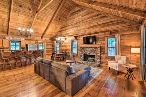 Big Canoe Mountain Resort Cabin w/Pool Access!