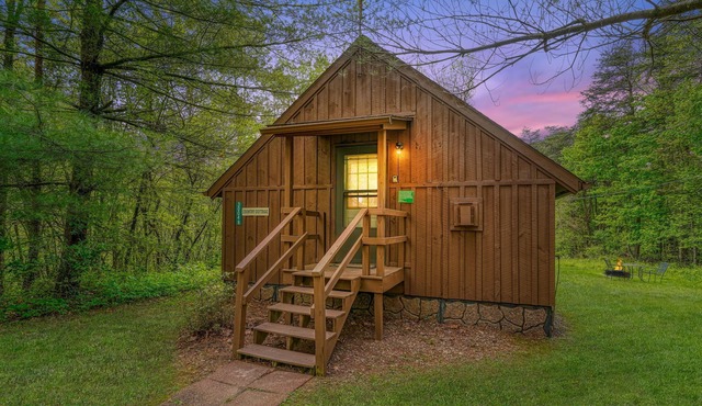 Blue Rose Cabins - Country Cottage