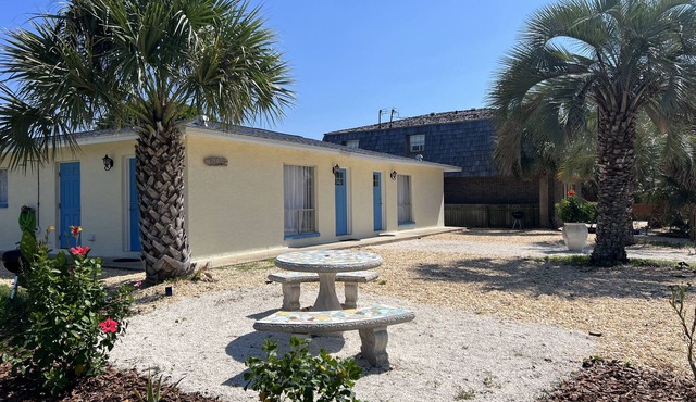 Brand New & Less than 400 ft from Beach. Pet Friendly!