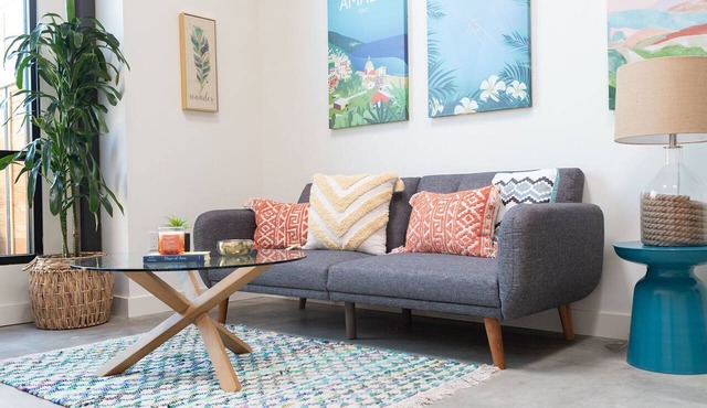 BRIGHT + MODERN OC LOFT GETAWAY!