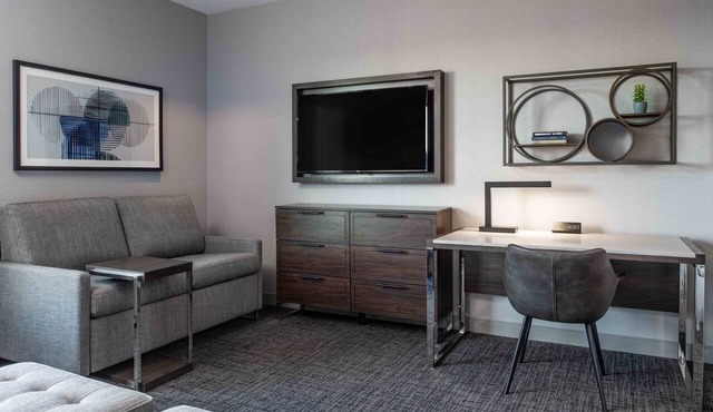 Business Center + Breakfast | Near Central Boston