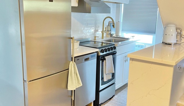 Charming 3-bedroom house in Marlborough with AC, WiFi. Enjoy your stay