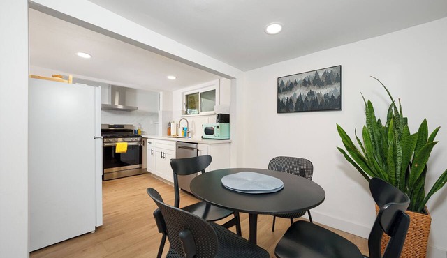 Charming studio with WiFi and AC in welcoming Rosemead
