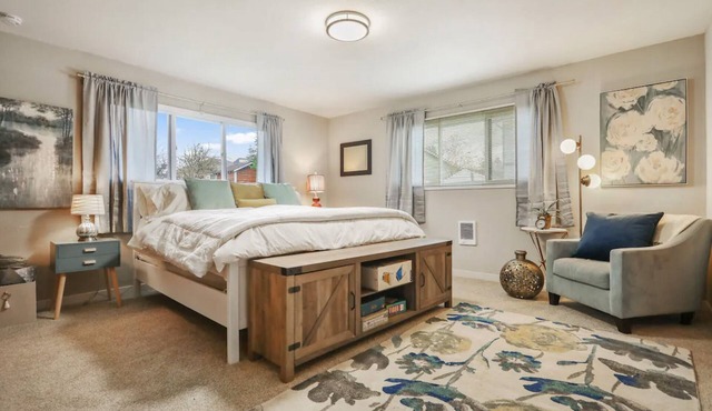 Cheerful family home 1/2 mile from downtown