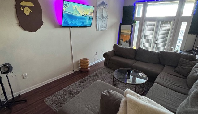 Chic 2 story loft in the heart of Midtown Atl!