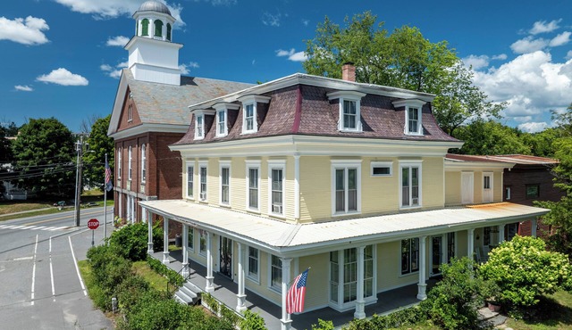 Circa 1868 Chester Home/Victorian Farmhouse-Less than 20 MIN TO OKEMO