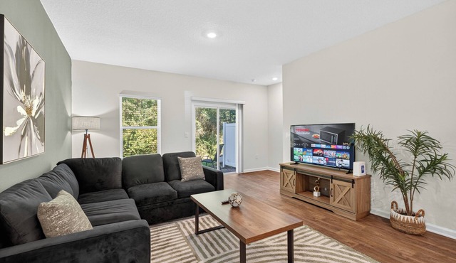 Clean 3BR Townhome/Close to Mayo and Beaches