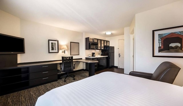 Close to Popular Attractions, Relax in your Suite after a day of exploring!