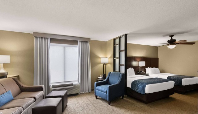 Comfort Suites Commerce