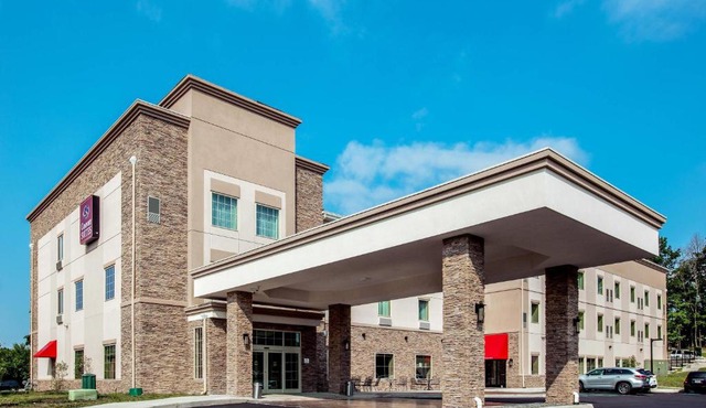 Comfort Suites Fishkill near Interstate 84