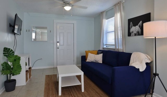 Cozy 1BR Beach Hideaway - One block to beach
